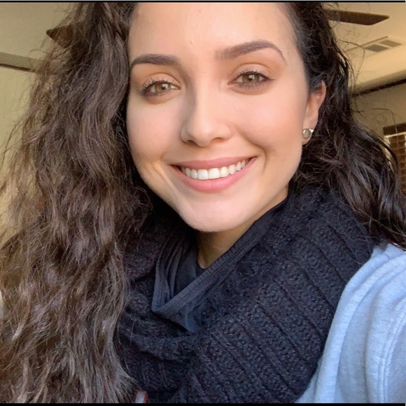 Meet the Posher Other - Meet your Posher, Alejandra